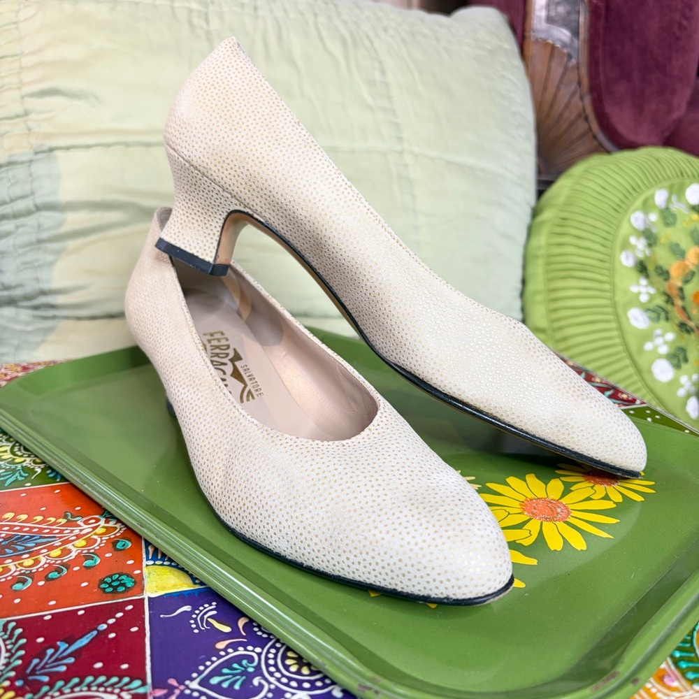 90s Ferragamo Ivory Gold Dot Heels